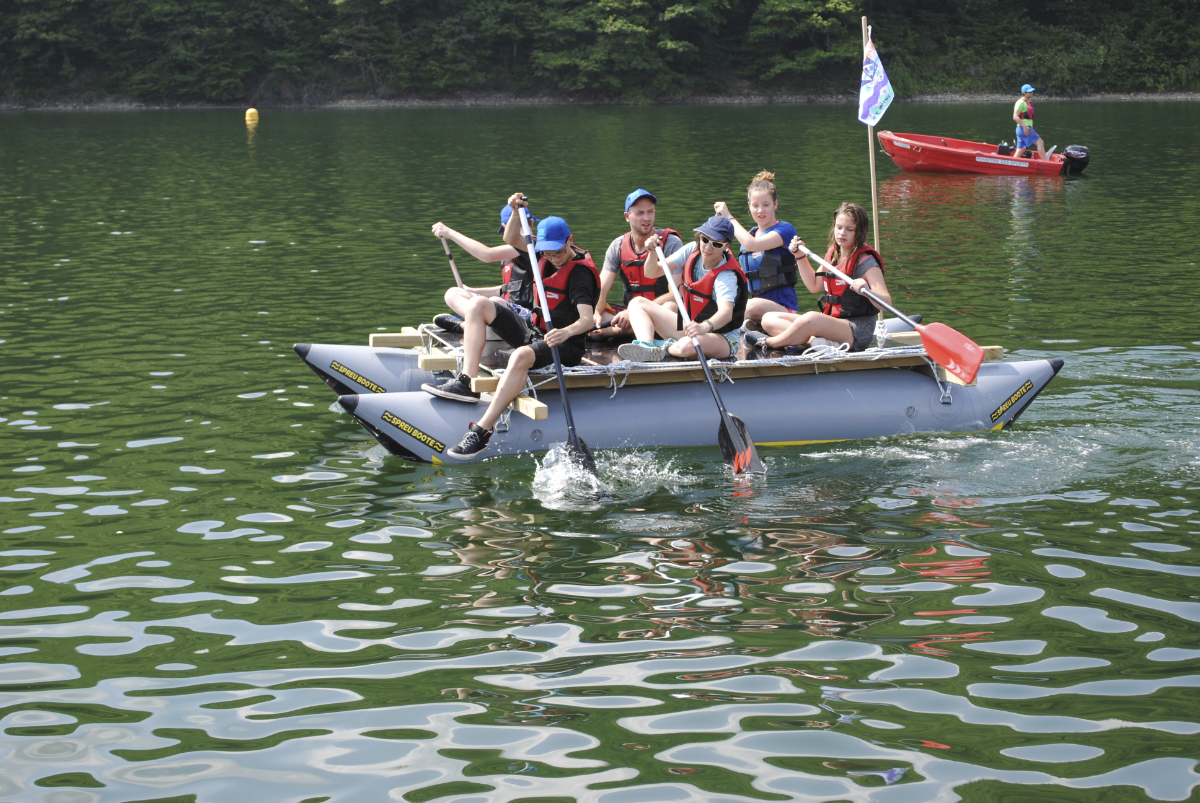 Activité Naviguer avec un radeau